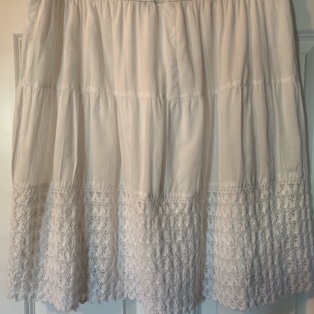 Whit skirt